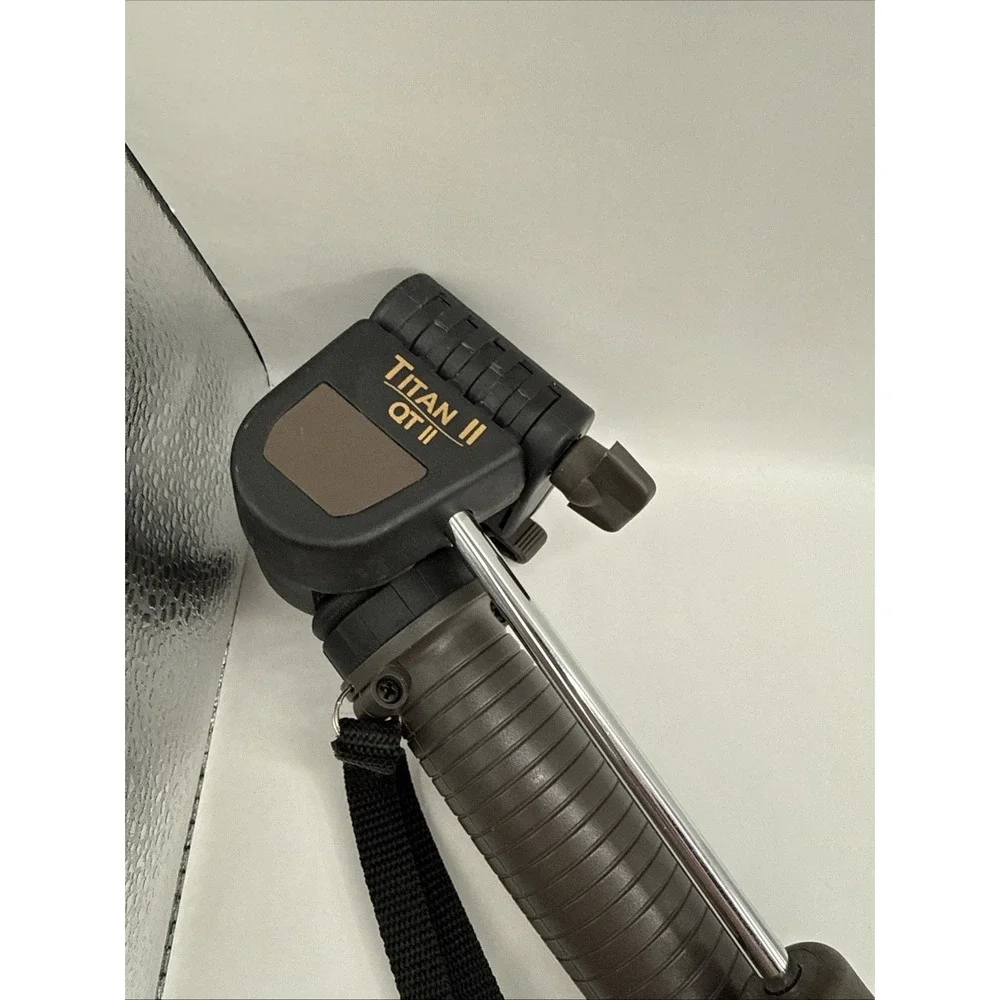 Quantaray Titan II Heavy Duty Camera Monopod  Aluminum w Grip Strap Adjustable